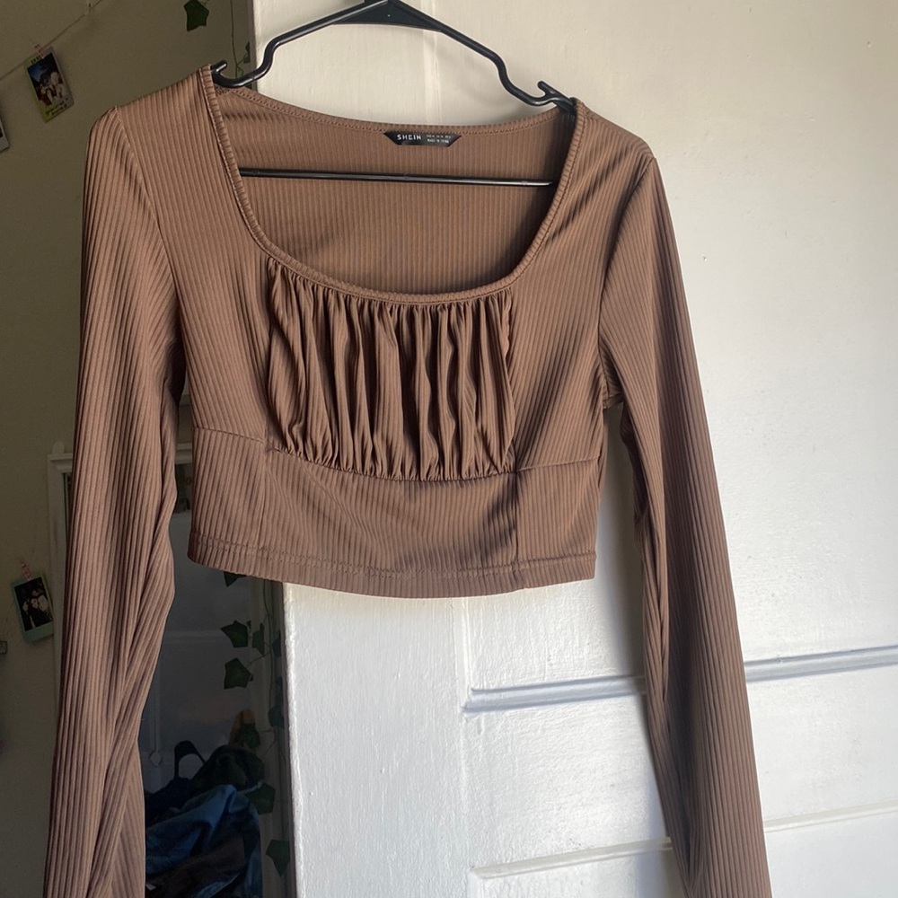 Brown cropped blouse